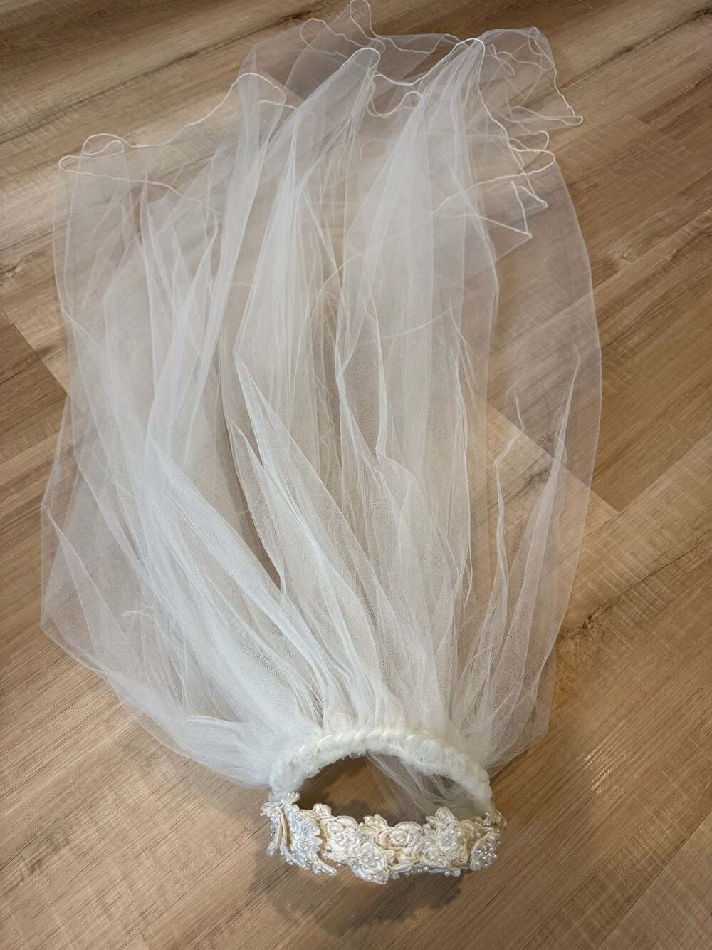 Vintage Ivory Lace and Faux Pearl Headband Wedding Veil 36 Inch - Picture 1 of 4